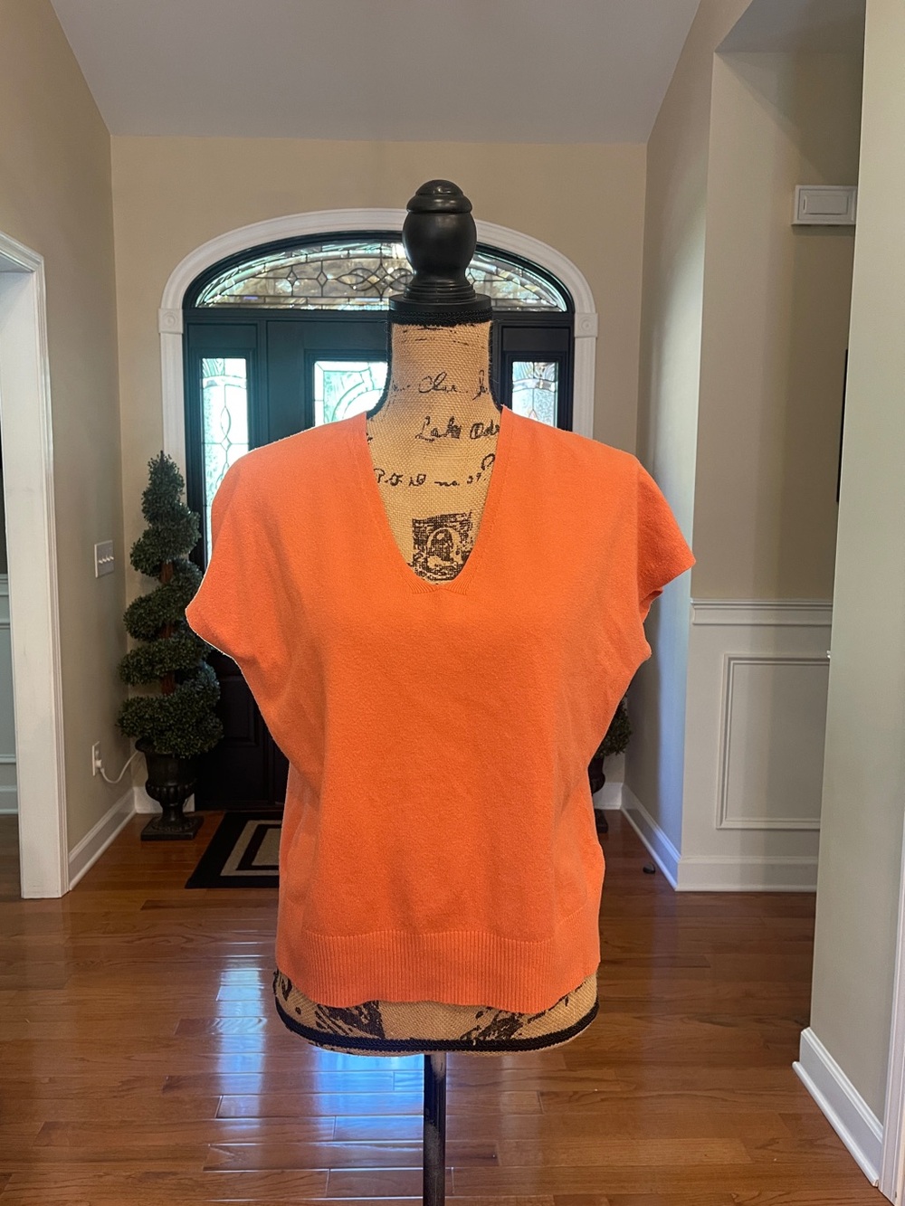 Vila Milano Women's Orange Knit Short Sleeve V-Neck Sweater Top Size Large
